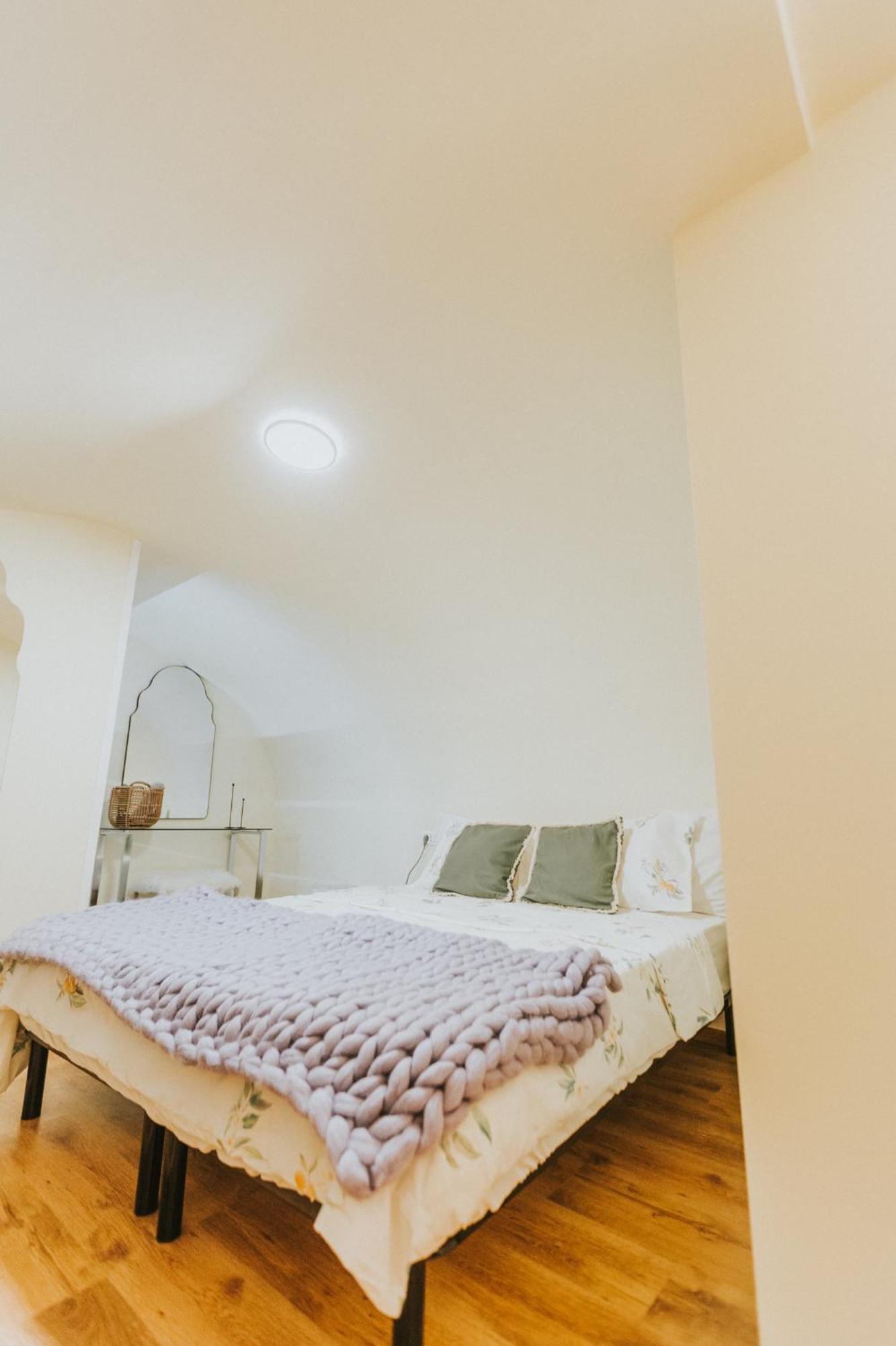Locart -Cozy Downtown Apartment, Near Black Church With Free Wi-Fi Braşov Exterior foto